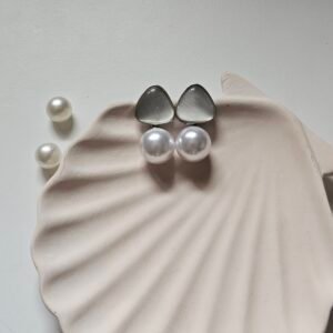 Velvet Pearl Triangle